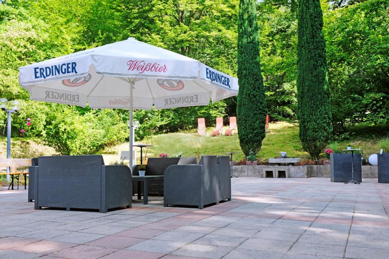 Hotel Haus Am Park Бад Хомбург фор дер Хьое Екстериор снимка