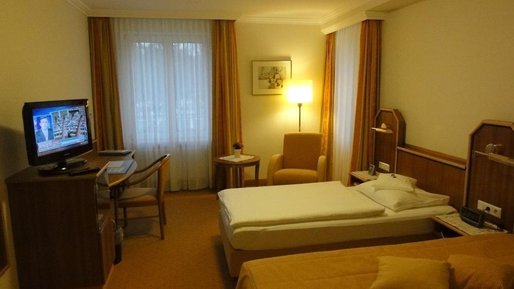 Hotel Haus Am Park Бад Хомбург фор дер Хьое Стая снимка